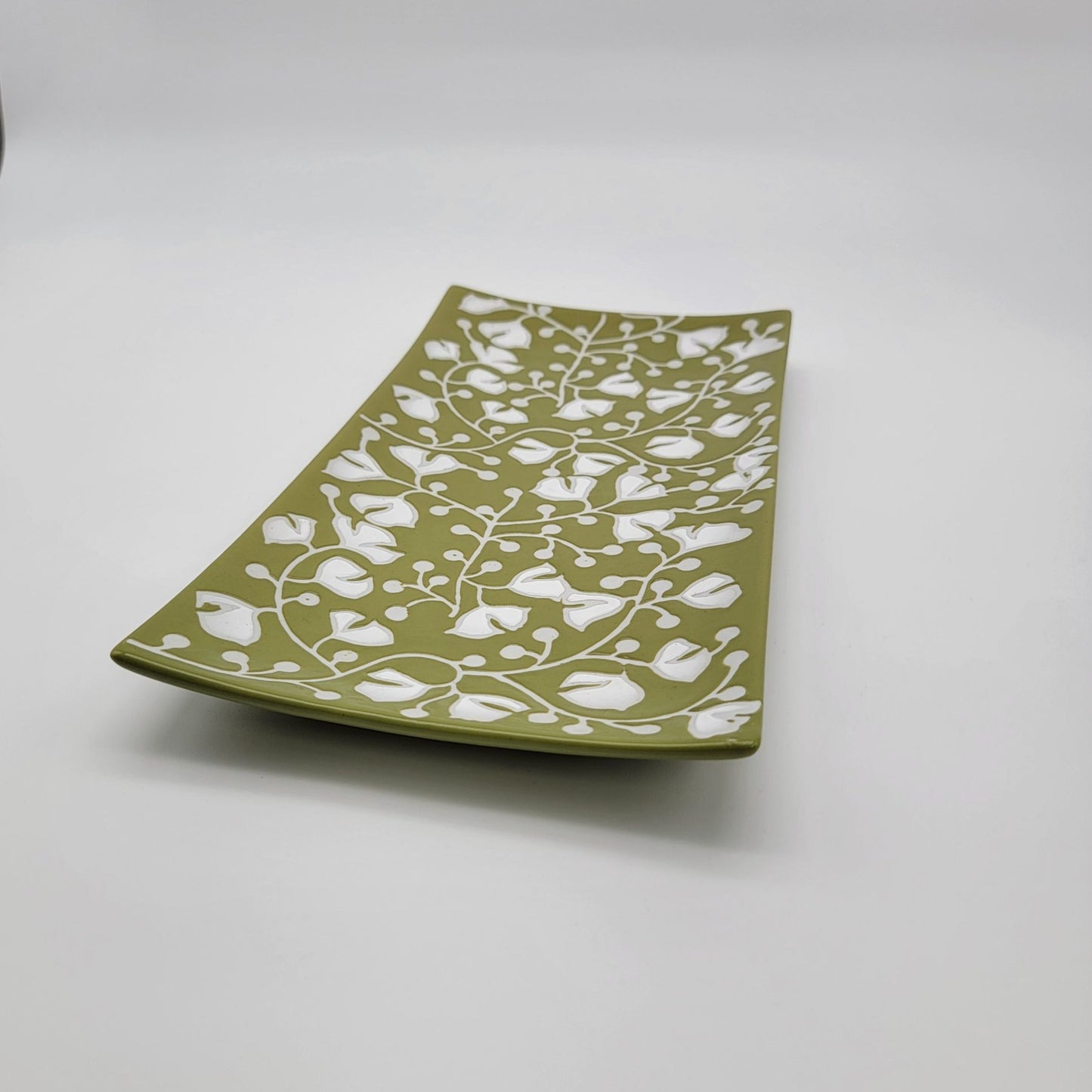 Crate & Barrel Akemi Green & White Floral Rectangular Tray