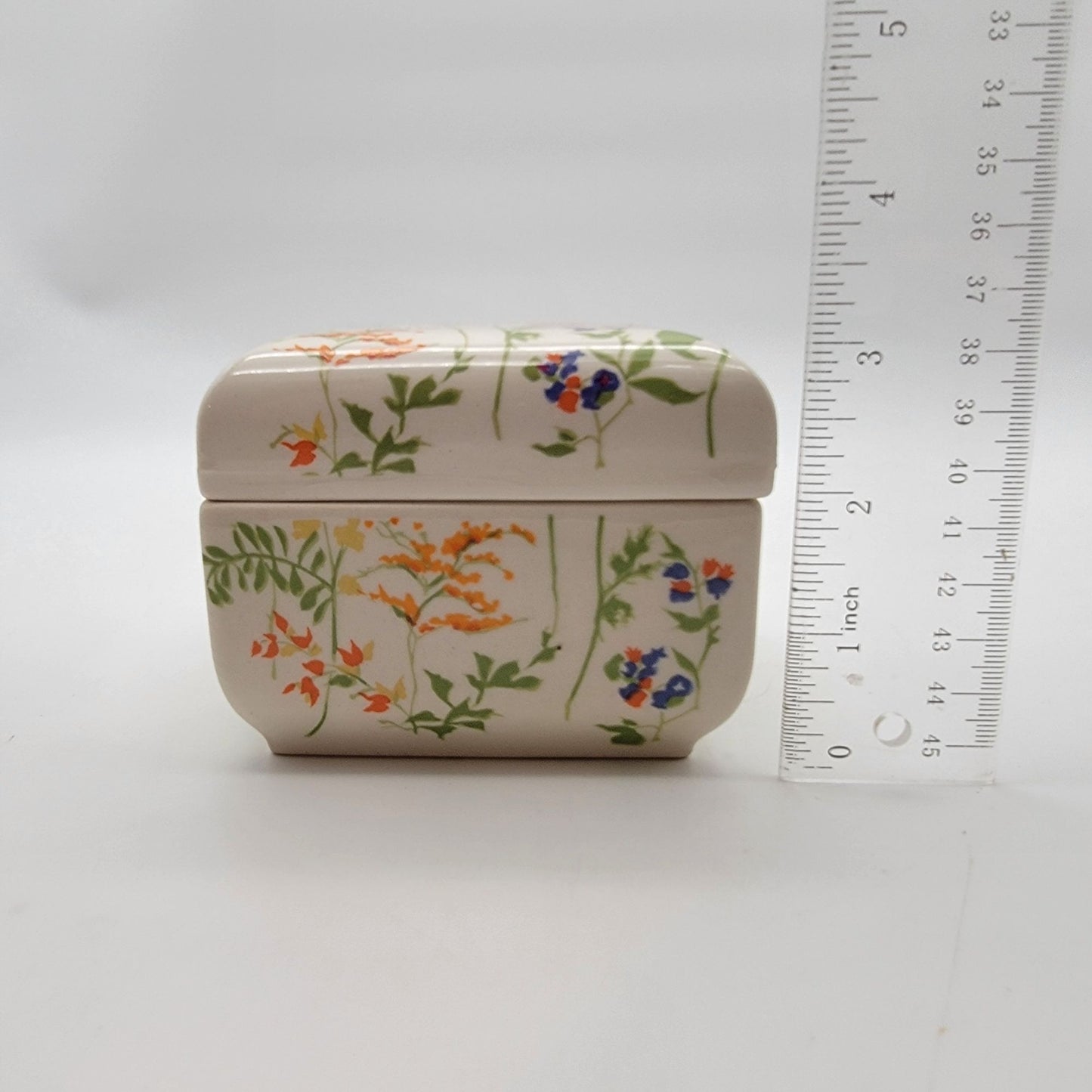 Vintage Elizabeth Arden Porcelain Floral Trinket Box